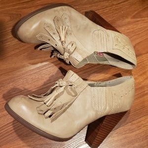 Seychelles Oxford Tab Ankle Bootie 8.5M